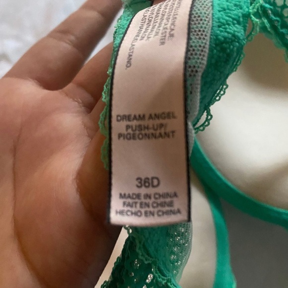 36D bra - Picture 1 of 3